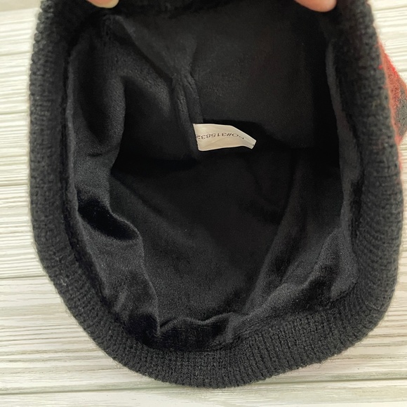 Field & Stream Cozy Cabin Black, Brown and Red Plaid Knit Beanie Hat NWT - Picture 7 of 8